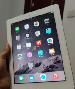 iPad2代平板电脑16G.9.7寸屏的。正常